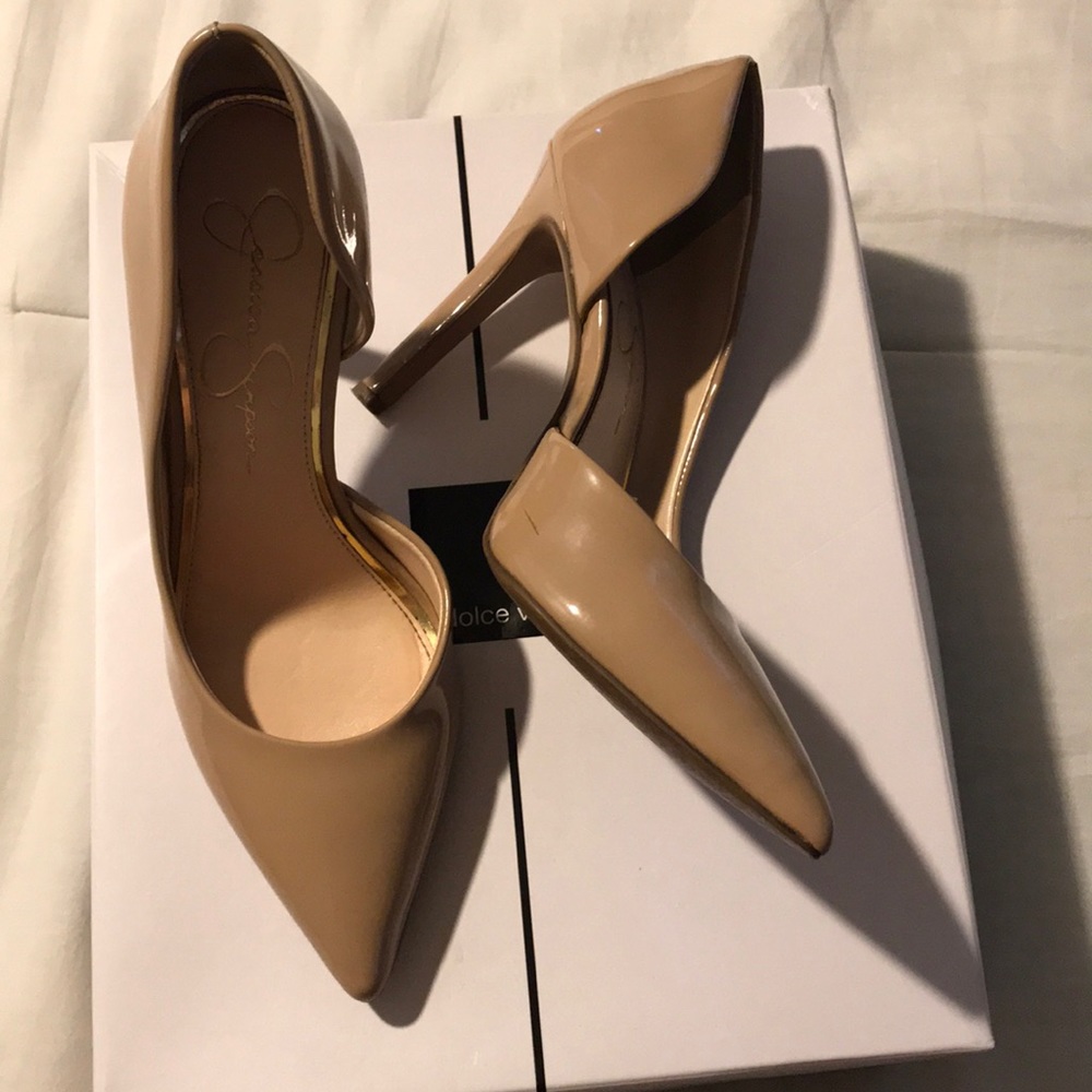 Jessica Simpson nude pumps
